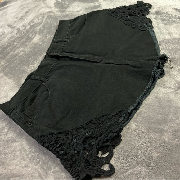 Black crochet jean shorts - Picture 4 of 7